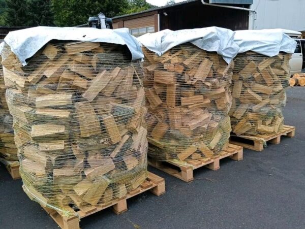 Pall av blandved torrt trä, färdigt att eldas  2,5 m³